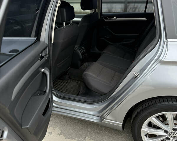 Серый Фольксваген Пассат, объемом двигателя 1.6 л и пробегом 251 тыс. км за 14800 $, фото 29 на Automoto.ua