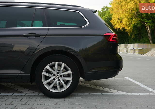 Серый Фольксваген Пассат, объемом двигателя 1.6 л и пробегом 270 тыс. км за 15300 $, фото 12 на Automoto.ua