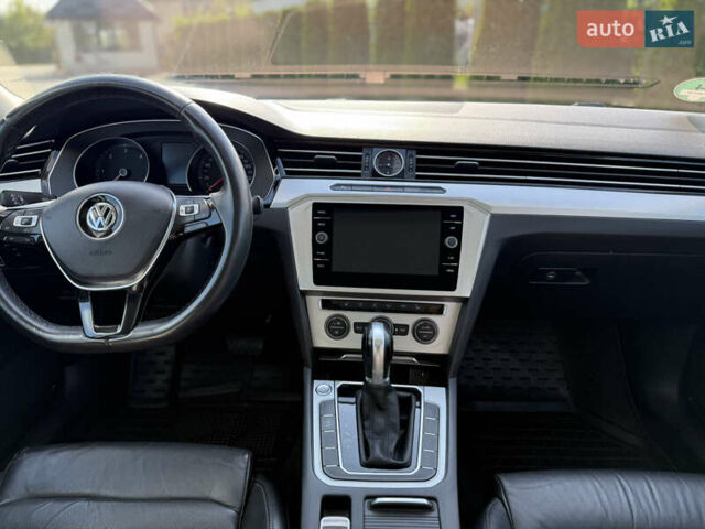 Серый Фольксваген Пассат, объемом двигателя 1.6 л и пробегом 251 тыс. км за 15499 $, фото 33 на Automoto.ua