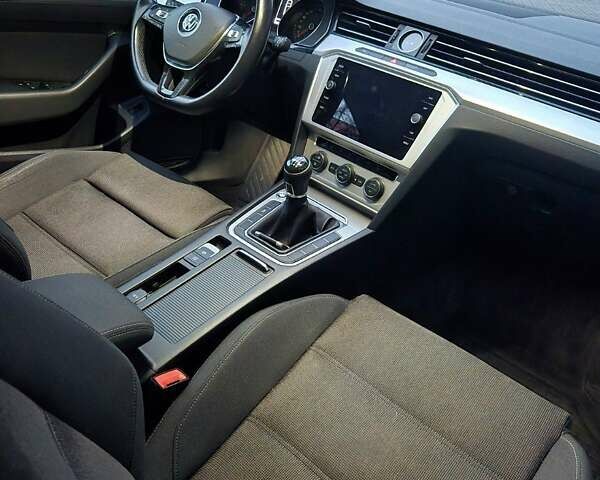 Серый Фольксваген Пассат, объемом двигателя 1.6 л и пробегом 249 тыс. км за 13499 $, фото 29 на Automoto.ua