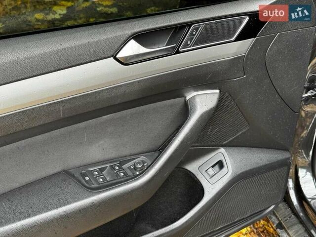 Фольксваген Пассат 2017 в Киеве на Automoto.ua Серый Фольксваген Пассат, объемом двигателя 2 л и пробегом 282 тыс. км за 13790 $, фото 13 на Automoto.ua