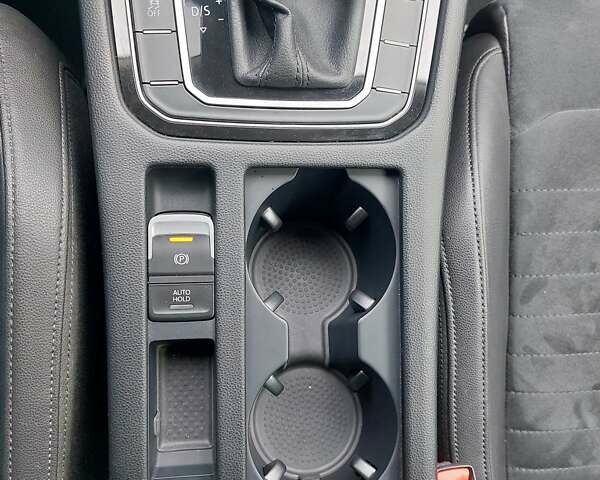 Фольксваген Пассат 2017 в Могилев-Подольском на Automoto.ua Серый Фольксваген Пассат, объемом двигателя 1.97 л и пробегом 278 тыс. км за 18500 $, фото 17 на Automoto.ua