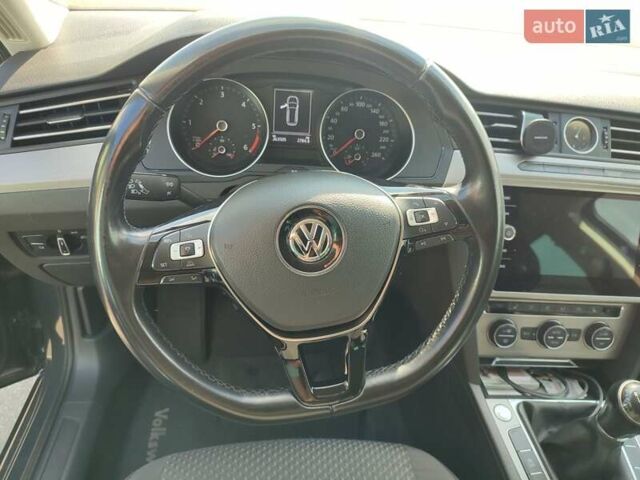 Сірий Фольксваген Пассат, об'ємом двигуна 2 л та пробігом 263 тис. км за 15500 $, фото 7 на Automoto.ua