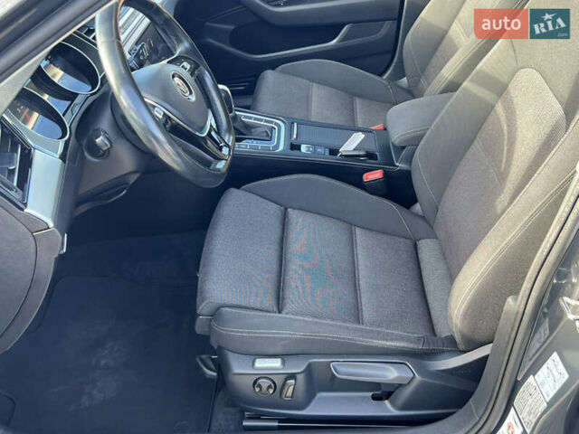 Серый Фольксваген Пассат, объемом двигателя 1.97 л и пробегом 269 тыс. км за 15976 $, фото 12 на Automoto.ua