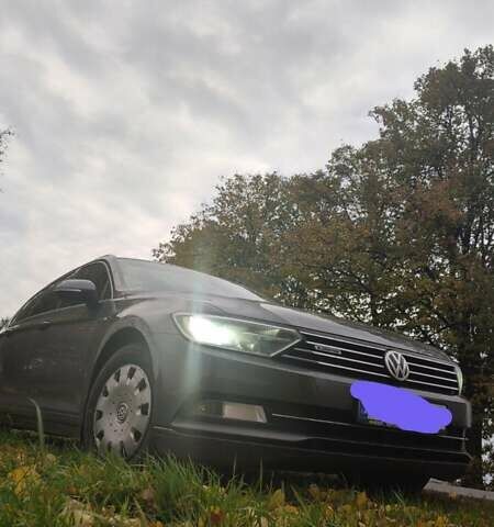 Серый Фольксваген Пассат, объемом двигателя 2 л и пробегом 300 тыс. км за 16600 $, фото 1 на Automoto.ua