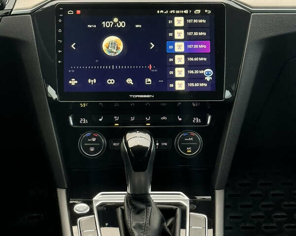 Серый Фольксваген Пассат, объемом двигателя 1.97 л и пробегом 210 тыс. км за 16000 $, фото 15 на Automoto.ua