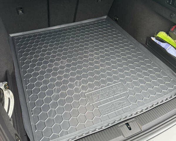 Серый Фольксваген Пассат, объемом двигателя 1.97 л и пробегом 210 тыс. км за 16000 $, фото 19 на Automoto.ua