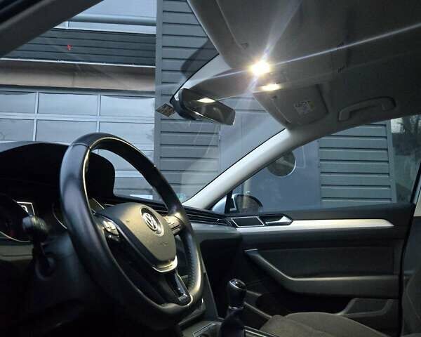 Серый Фольксваген Пассат, объемом двигателя 1.6 л и пробегом 249 тыс. км за 13499 $, фото 34 на Automoto.ua