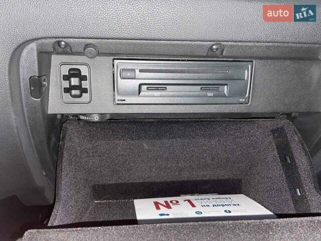 Серый Фольксваген Пассат, объемом двигателя 1.6 л и пробегом 186 тыс. км за 16500 $, фото 33 на Automoto.ua