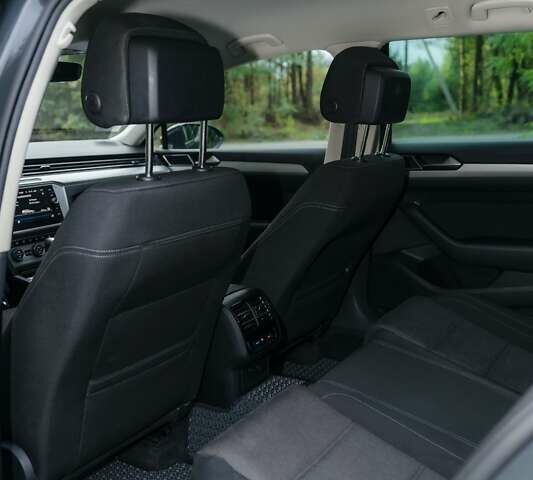 Сірий Фольксваген Пассат, об'ємом двигуна 1.97 л та пробігом 242 тис. км за 17500 $, фото 13 на Automoto.ua