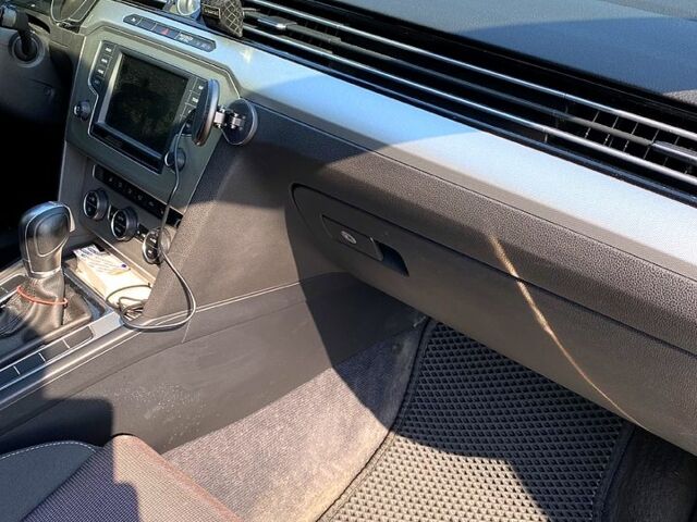 Серый Фольксваген Пассат, объемом двигателя 1.6 л и пробегом 297 тыс. км за 14190 $, фото 11 на Automoto.ua