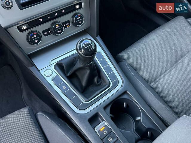 Фольксваген Пассат 2017 у Дніпро (Дніпропетровську) на Automoto.ua Сірий Фольксваген Пассат, об'ємом двигуна 1.6 л та пробігом 122 тис. км за 14800 $, фото 29 на Automoto.ua