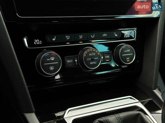 Серый Фольксваген Пассат, объемом двигателя 2 л и пробегом 199 тыс. км за 21499 $, фото 42 на Automoto.ua