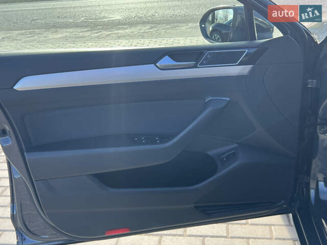 Серый Фольксваген Пассат, объемом двигателя 1.97 л и пробегом 269 тыс. км за 15976 $, фото 11 на Automoto.ua