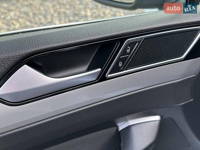 Серый Фольксваген Пассат, объемом двигателя 2 л и пробегом 269 тыс. км за 15850 $, фото 38 на Automoto.ua