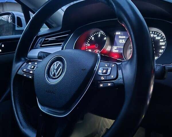 Серый Фольксваген Пассат, объемом двигателя 1.6 л и пробегом 249 тыс. км за 13499 $, фото 42 на Automoto.ua