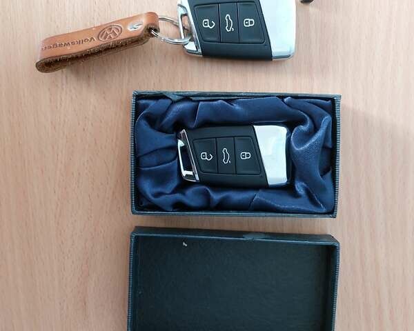 Фольксваген Пассат 2017 в Могилев-Подольском на Automoto.ua Серый Фольксваген Пассат, объемом двигателя 1.97 л и пробегом 278 тыс. км за 18500 $, фото 22 на Automoto.ua