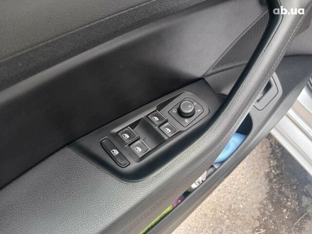 Сірий Фольксваген Пассат, об'ємом двигуна 2 л та пробігом 285 тис. км за 17990 $, фото 10 на Automoto.ua