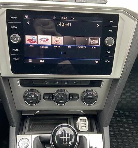 Серый Фольксваген Пассат, объемом двигателя 1.6 л и пробегом 186 тыс. км за 16500 $, фото 37 на Automoto.ua