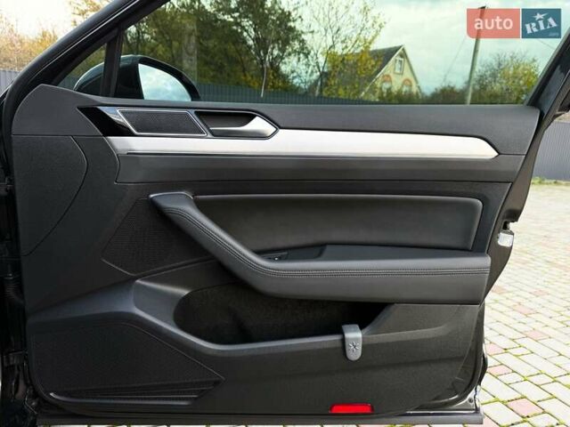 Серый Фольксваген Пассат, объемом двигателя 2 л и пробегом 199 тыс. км за 21499 $, фото 66 на Automoto.ua