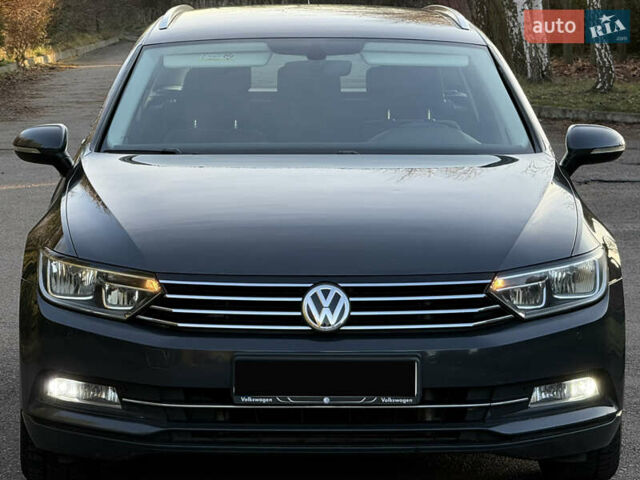 Серый Фольксваген Пассат, объемом двигателя 2 л и пробегом 228 тыс. км за 13950 $, фото 2 на Automoto.ua