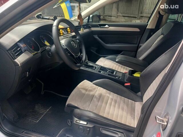 Сірий Фольксваген Пассат, об'ємом двигуна 2 л та пробігом 285 тис. км за 17990 $, фото 9 на Automoto.ua