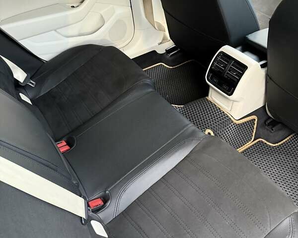 Серый Фольксваген Пассат, объемом двигателя 1.97 л и пробегом 315 тыс. км за 14000 $, фото 8 на Automoto.ua