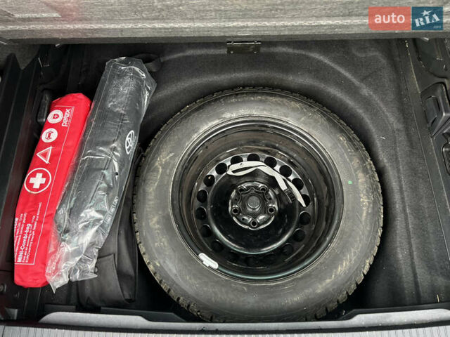 Серый Фольксваген Пассат, объемом двигателя 2 л и пробегом 280 тыс. км за 15500 $, фото 44 на Automoto.ua