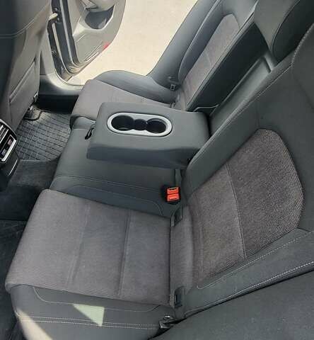 Серый Фольксваген Пассат, объемом двигателя 1.97 л и пробегом 265 тыс. км за 13500 $, фото 26 на Automoto.ua