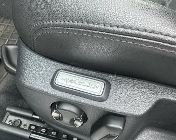 Серый Фольксваген Пассат, объемом двигателя 1.97 л и пробегом 210 тыс. км за 16000 $, фото 20 на Automoto.ua