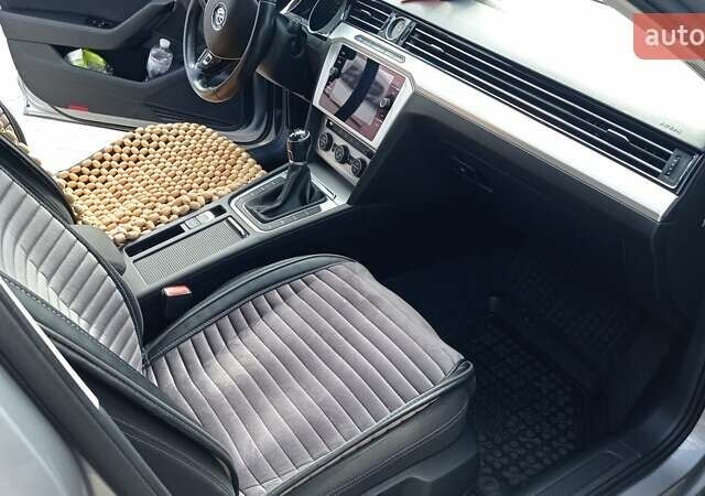 Серый Фольксваген Пассат, объемом двигателя 1.97 л и пробегом 234 тыс. км за 16400 $, фото 18 на Automoto.ua