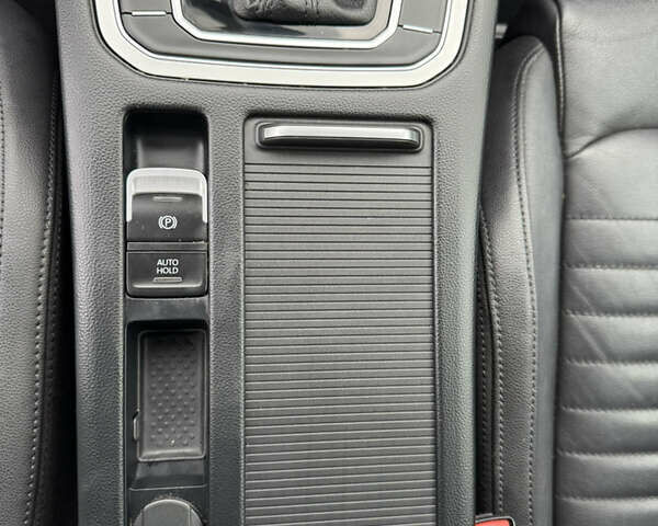 Сірий Фольксваген Пассат, об'ємом двигуна 2 л та пробігом 189 тис. км за 17300 $, фото 30 на Automoto.ua