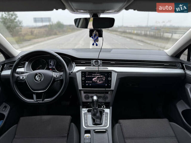 Серый Фольксваген Пассат, объемом двигателя 1.6 л и пробегом 251 тыс. км за 14800 $, фото 33 на Automoto.ua