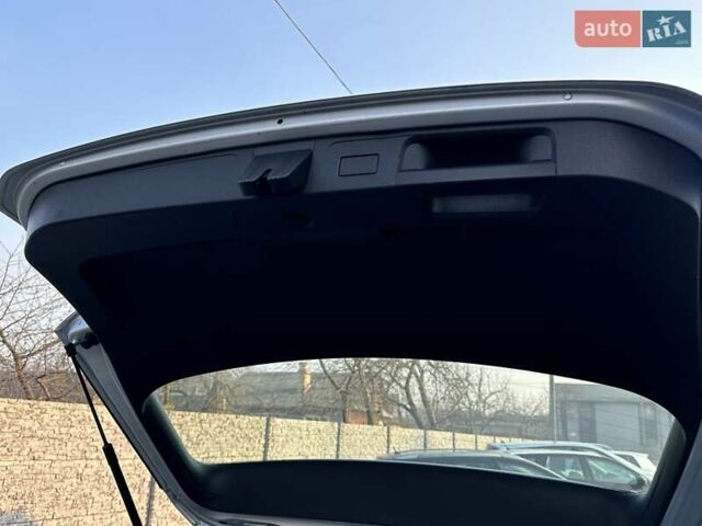 Серый Фольксваген Пассат, объемом двигателя 2 л и пробегом 269 тыс. км за 15850 $, фото 95 на Automoto.ua