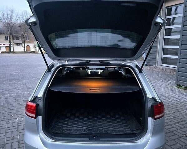 Серый Фольксваген Пассат, объемом двигателя 1.6 л и пробегом 249 тыс. км за 13499 $, фото 16 на Automoto.ua