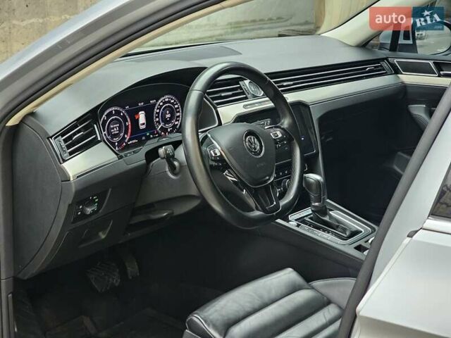 Серый Фольксваген Пассат, объемом двигателя 2 л и пробегом 270 тыс. км за 17999 $, фото 22 на Automoto.ua