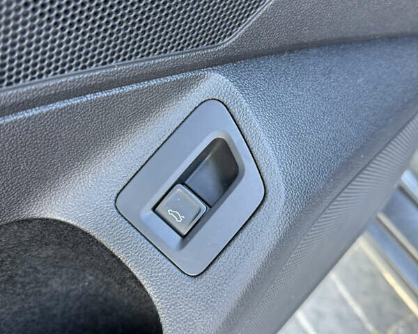 Серый Фольксваген Пассат, объемом двигателя 2 л и пробегом 257 тыс. км за 17999 $, фото 36 на Automoto.ua