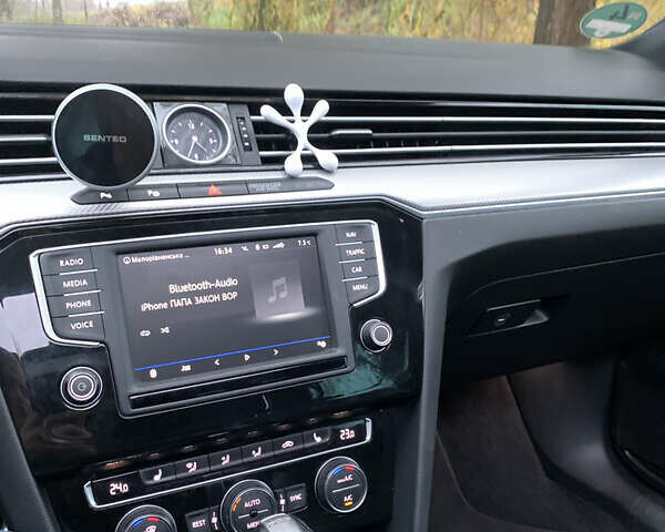 Серый Фольксваген Пассат, объемом двигателя 1.97 л и пробегом 295 тыс. км за 17600 $, фото 11 на Automoto.ua