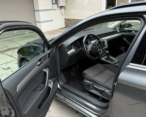 Серый Фольксваген Пассат, объемом двигателя 1.97 л и пробегом 249 тыс. км за 16500 $, фото 7 на Automoto.ua