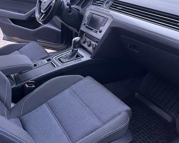 Сірий Фольксваген Пассат, об'ємом двигуна 1.97 л та пробігом 185 тис. км за 17500 $, фото 9 на Automoto.ua