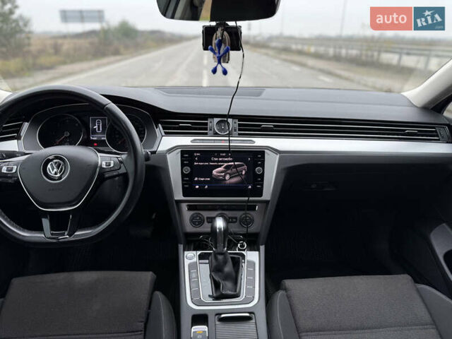 Серый Фольксваген Пассат, объемом двигателя 1.6 л и пробегом 251 тыс. км за 14800 $, фото 34 на Automoto.ua