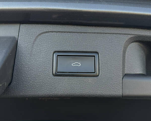 Серый Фольксваген Пассат, объемом двигателя 2 л и пробегом 257 тыс. км за 17999 $, фото 44 на Automoto.ua