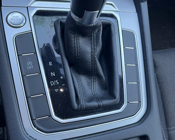 Сірий Фольксваген Пассат, об'ємом двигуна 1.97 л та пробігом 239 тис. км за 18000 $, фото 2 на Automoto.ua