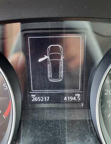 Серый Фольксваген Пассат, объемом двигателя 1.97 л и пробегом 265 тыс. км за 13500 $, фото 20 на Automoto.ua