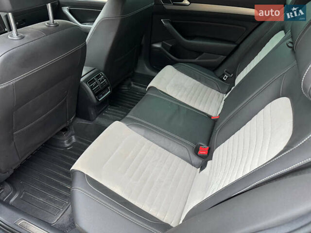 Сірий Фольксваген Пассат, об'ємом двигуна 1.97 л та пробігом 213 тис. км за 17700 $, фото 13 на Automoto.ua