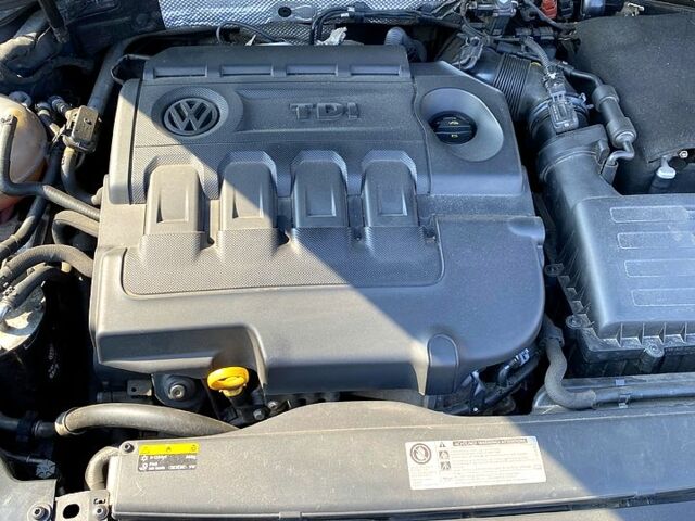 Серый Фольксваген Пассат, объемом двигателя 1.6 л и пробегом 297 тыс. км за 14190 $, фото 9 на Automoto.ua