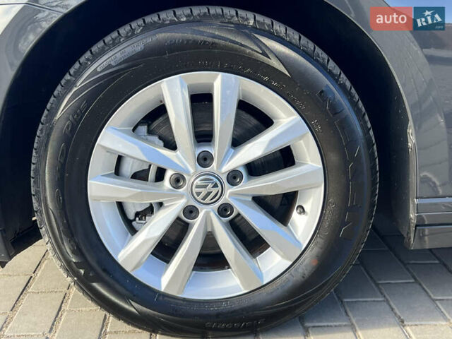 Серый Фольксваген Пассат, объемом двигателя 1.97 л и пробегом 269 тыс. км за 15976 $, фото 10 на Automoto.ua