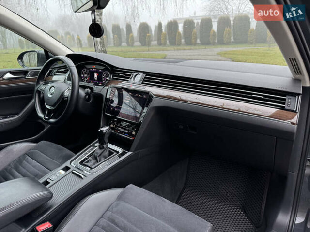 Серый Фольксваген Пассат, объемом двигателя 1.97 л и пробегом 230 тыс. км за 16650 $, фото 26 на Automoto.ua