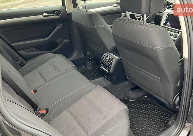 Серый Фольксваген Пассат, объемом двигателя 1.6 л и пробегом 186 тыс. км за 16500 $, фото 29 на Automoto.ua