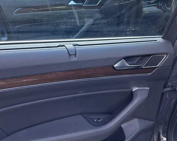 Серый Фольксваген Пассат, объемом двигателя 2 л и пробегом 258 тыс. км за 17700 $, фото 15 на Automoto.ua